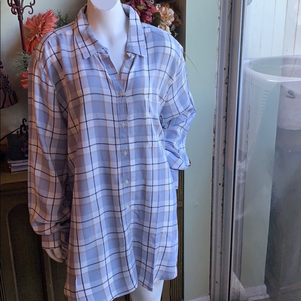 Loft Button down shirt 👚